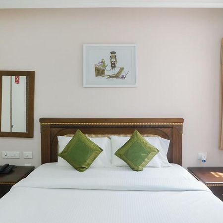 Treebo Trend Madras Inn Екстериор снимка